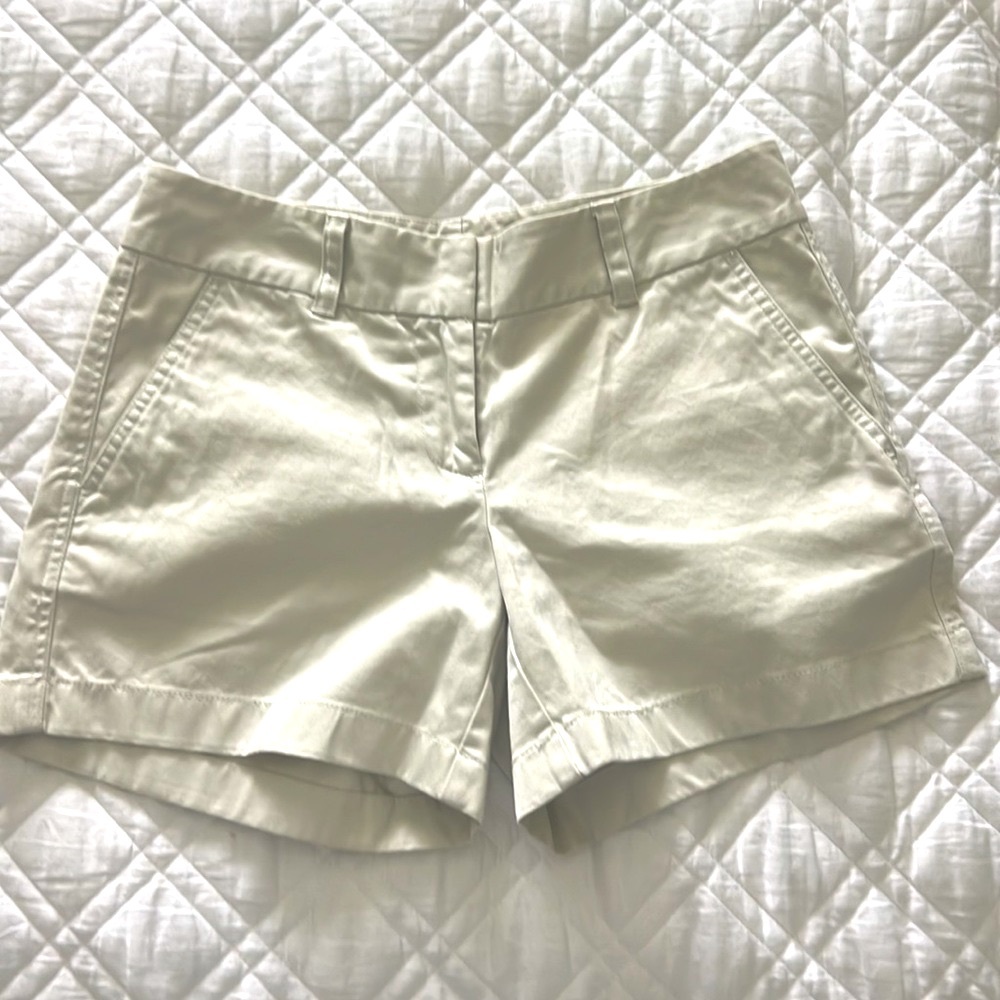 Vineyard Vines Classic khaki Shorts PRICE IS FIRM